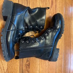 Combat boots
